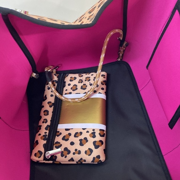 Taylor Gray Kimberly Tote Leopard Print/Pink - Picture 9 of 12
